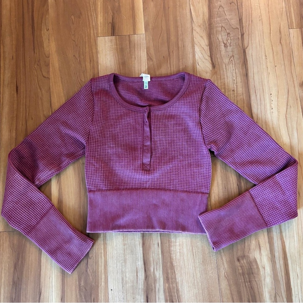 Offline by Aerie long sleeve, button up crop top | XS